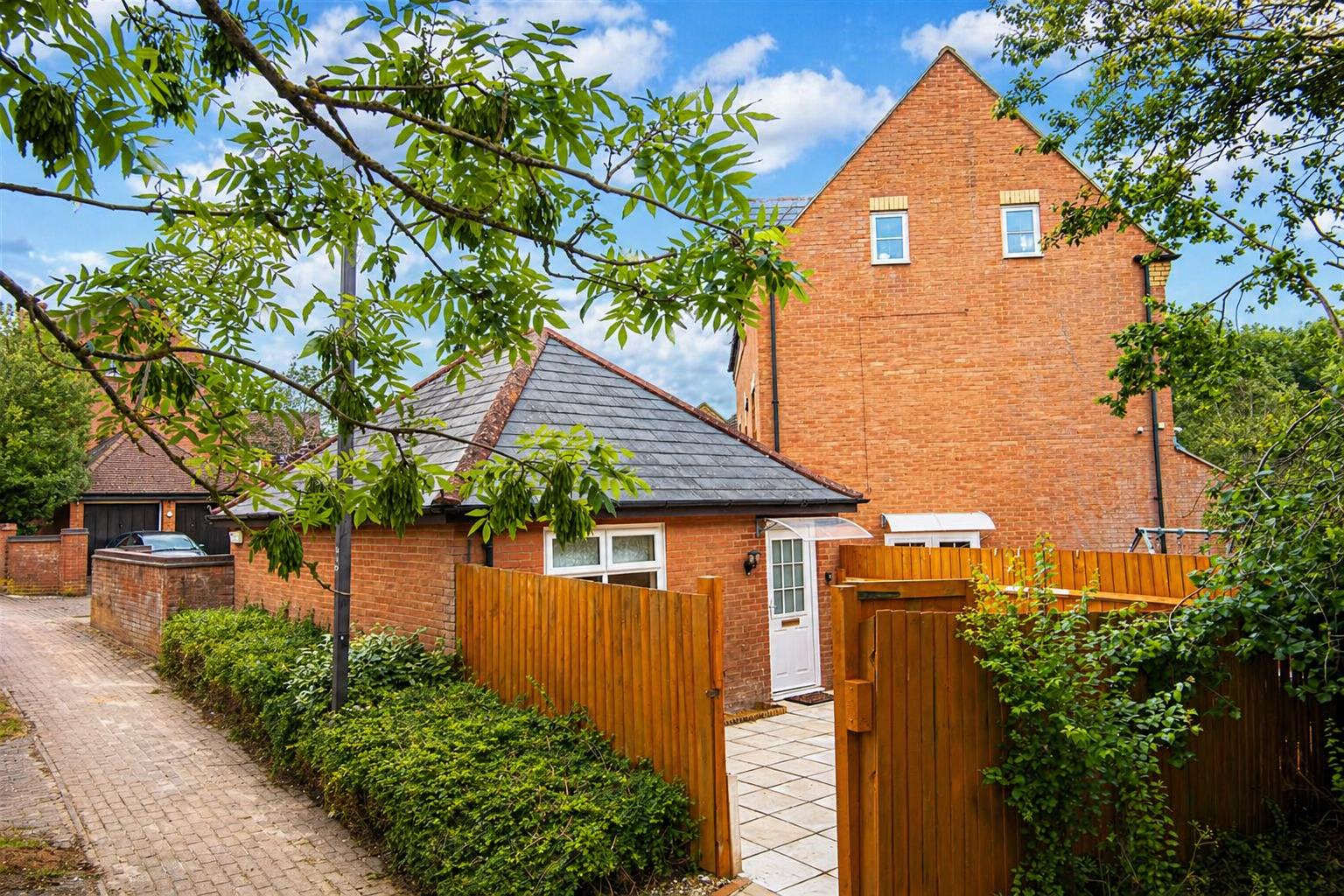 Garthwaite Crescent, Shenley Brook End, Milton Keynes